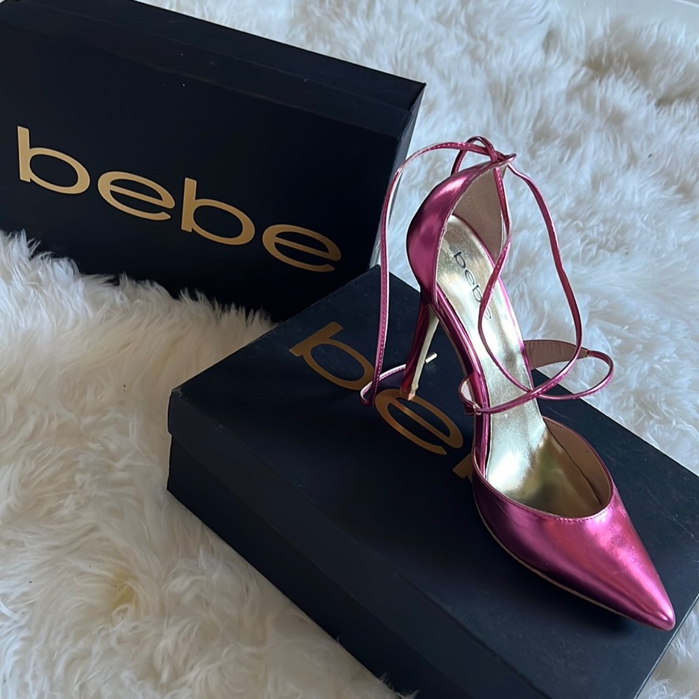 Bebe Lynna metallic pointy toe pump